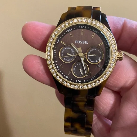 Fossil Brown Watch with Gold Detailing - Picture 1 of 1